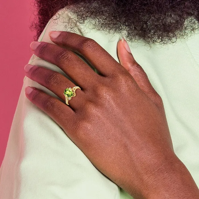 Goldiacom Rings 14K Yellow Gold 9x7mm Oval Peridot A Real Diamond ring