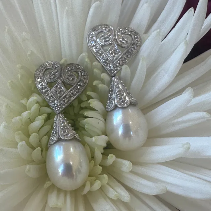 Earrings ONeills Estate Jewelry 10 Karat White Gold South Sea Pearl Diamond Earrings 31000337 Earrings ONeills Estate Jewelry 10 Karat White Gold South Sea Pearl Diamond Earrings 31000337