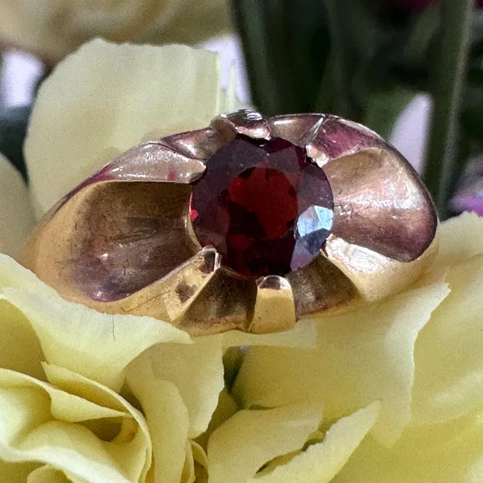 ONeills Estate Jewelry Rings 14 Karat Yellow Gold Garnet Ring 20002354