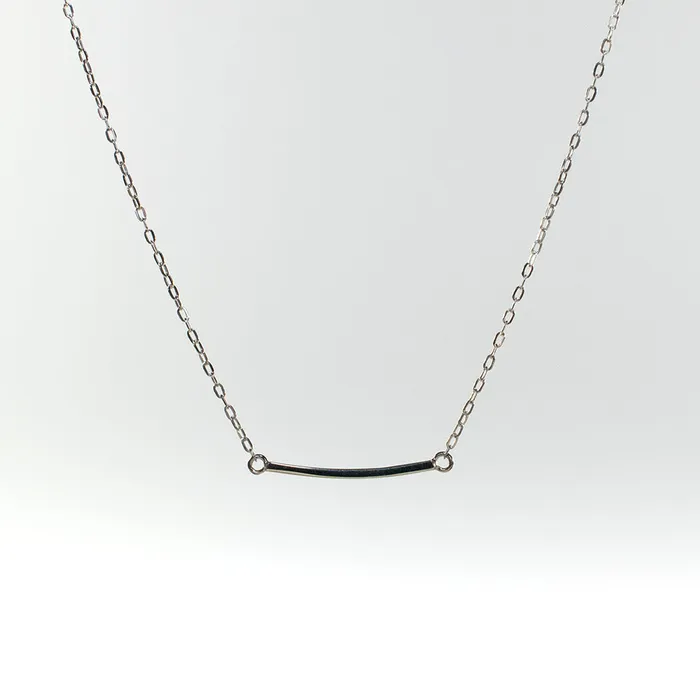 Mimi Marge Necklaces Silver Mini Curve Necklace