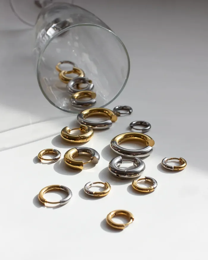 WellDunn PreStyled Sets Huguette Mini Gold Hoops