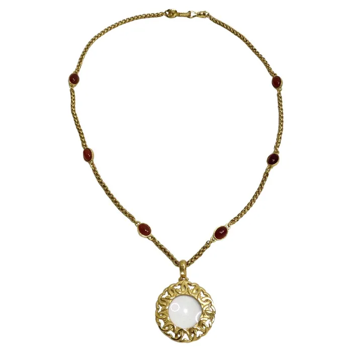 Chanel 1995 Gold Tone Gripoix Glass Pendant Necklace Vintage by Misty Necklaces Chanel 1995 Gold Tone Gripoix Glass Pendant Necklace Vintage by Misty Necklaces