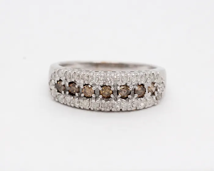 FULLERS PURCHASE FROM PUBLIC Rings Estate 14KW 63 Cttw Chocolate and White Diamond Ring