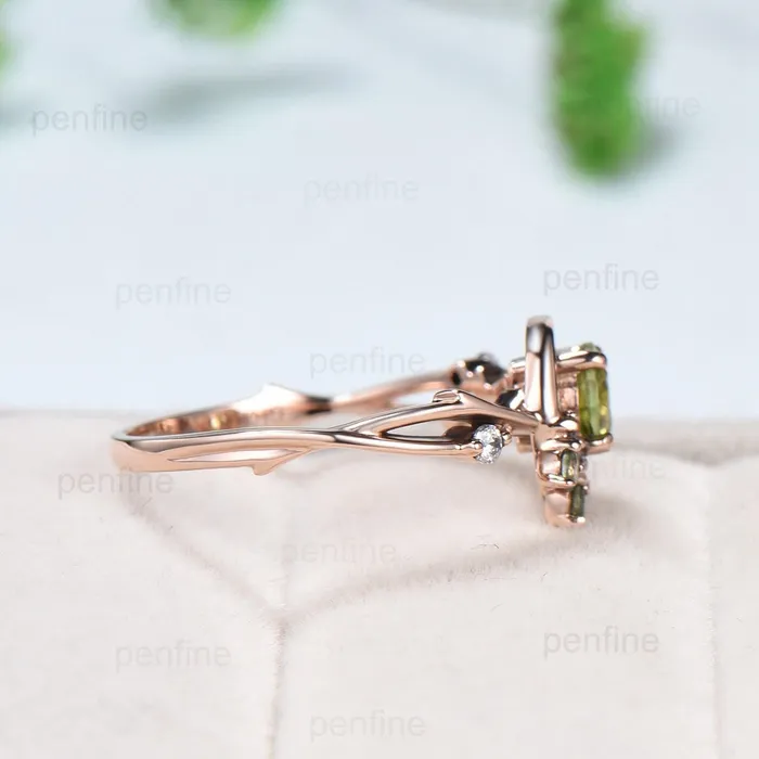 PENFINE Rings Natural Peridot Engagement Ring Round Green Peridot Ring Vintage Rose Gold Star Moon Engagement Ring August Birthstone Anniversary Ring PENFINE Rings Natural Peridot Engagement Ring Round Green Peridot Ring Vintage Rose Gold Star Moon Engagement Ring August Birthstone Anniversary Ring