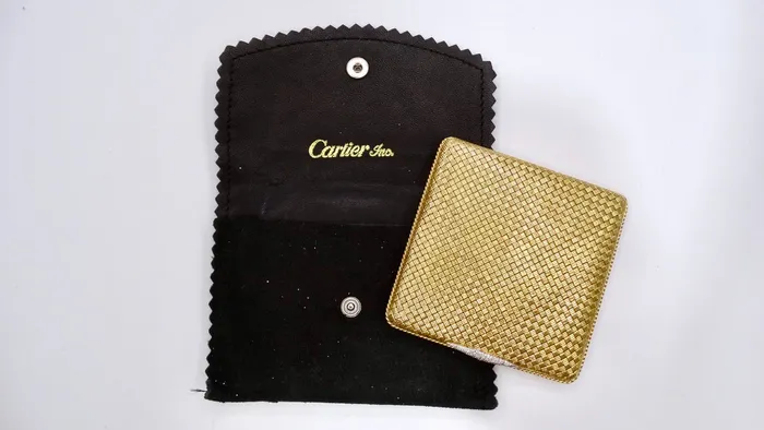 PreStyled Sets Cartier 18k 750 Yellow Gold and Diamond Compact Vintage by Misty PreStyled Sets Cartier 18k 750 Yellow Gold and Diamond Compact Vintage by Misty