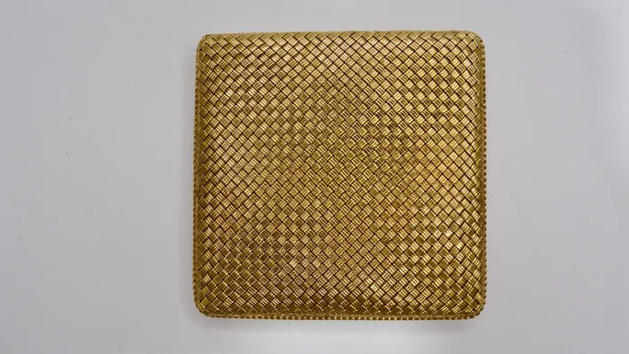 PreStyled Sets Cartier 18k 750 Yellow Gold and Diamond Compact Vintage by Misty PreStyled Sets Cartier 18k 750 Yellow Gold and Diamond Compact Vintage by Misty