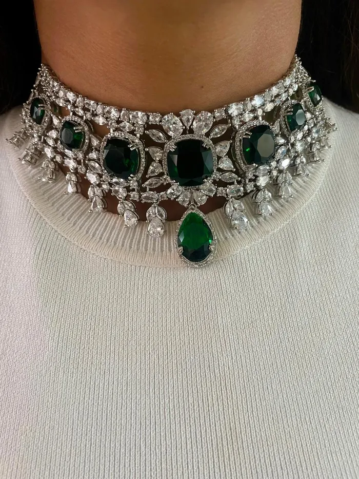 PRERTO ECOMMERCE PRIVATE LIMITED Necklaces Maharani Diamond Emerald Stone Necklace Set Geometric Drops Statement Emerald Diamond Necklace Set 2Necklace 2Earrings 2Mang Tika