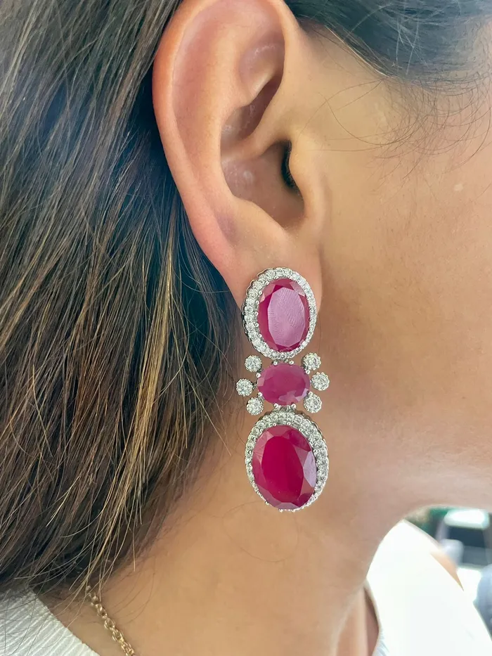 PRERTO ECOMMERCE PRIVATE LIMITED Necklaces Maharani Ruby Oval Diamond Detail Line Necklace Set Bow Ruby Diamond Necklace Set