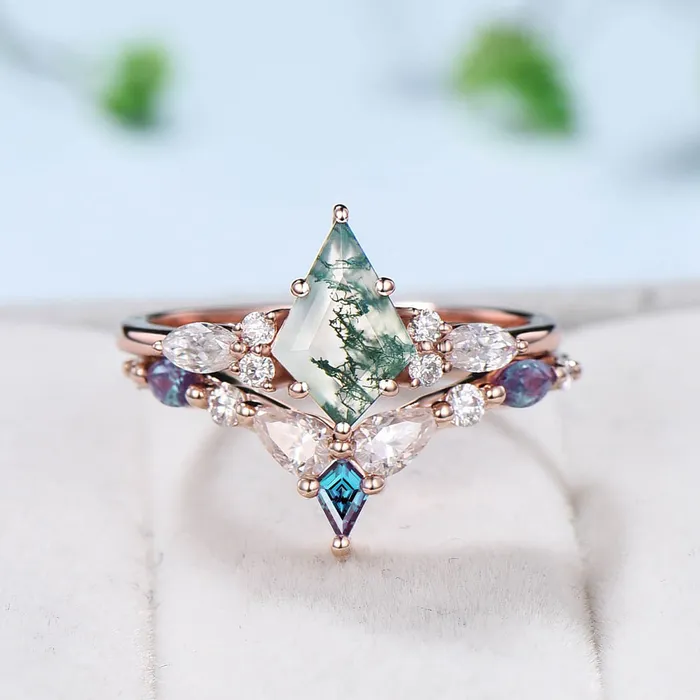 Rings PENFINE Vintage moss agate ring rose gold unique Kite cut aquatic agate engagement ring cluster alexandrite moissanite gold bridal wedding ring set Rings PENFINE Vintage moss agate ring rose gold unique Kite cut aquatic agate engagement ring cluster alexandrite moissanite gold bridal wedding ring set