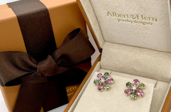 Albert Hern Earrings Earrings 18kt Gold Multicolor Oval Insignia Flowers Diamonds Albert Hern Earrings Earrings 18kt Gold Multicolor Oval Insignia Flowers Diamonds