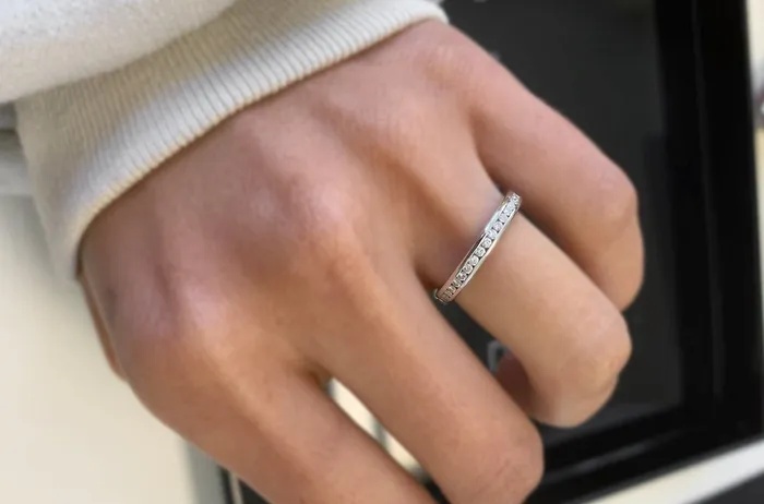 Albert Hern Rings Eternity Ring 18kt White Gold with 44 Diamonds 040 cts