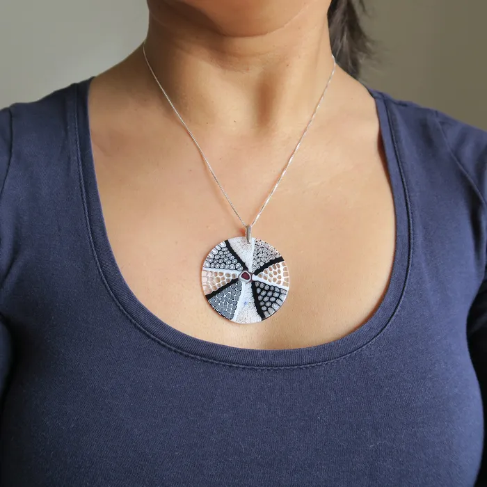Necklaces Vianello Nadia Murrine di Trebbi Davide Black Murano Glass Round Pendant Ruota set in 925 Sterling Silver