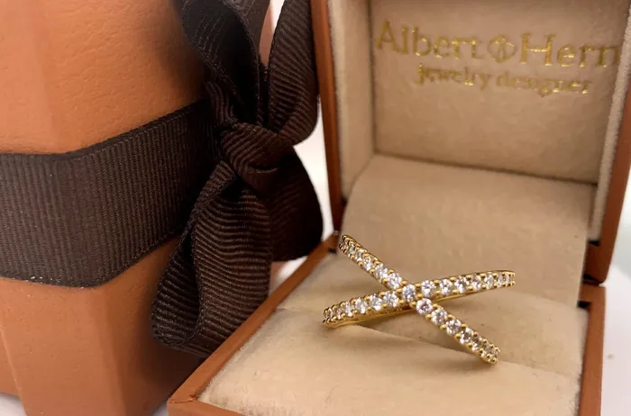 Rings Ring 18kt Yellow Gold Diamonds Criss Cross Albert Hern