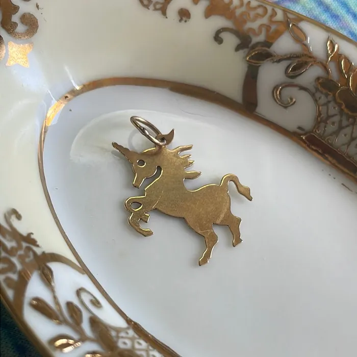 Unicorn Pendant 14k Gold Vintage Love Vintage Paris PreStyled Sets Unicorn Pendant 14k Gold Vintage Love Vintage Paris PreStyled Sets